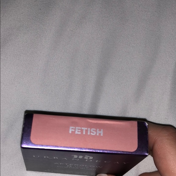 TRADED NIB URBAN DECAY 8-HOUR POWDER BLUSH - Picture 2 of 2